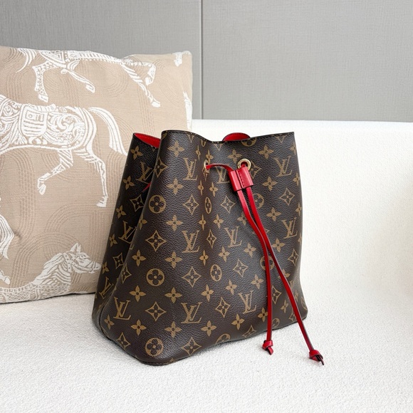 Louis Vuitton Monogram Neonoe MM Coquelicot Bag - Picture 6 of 7